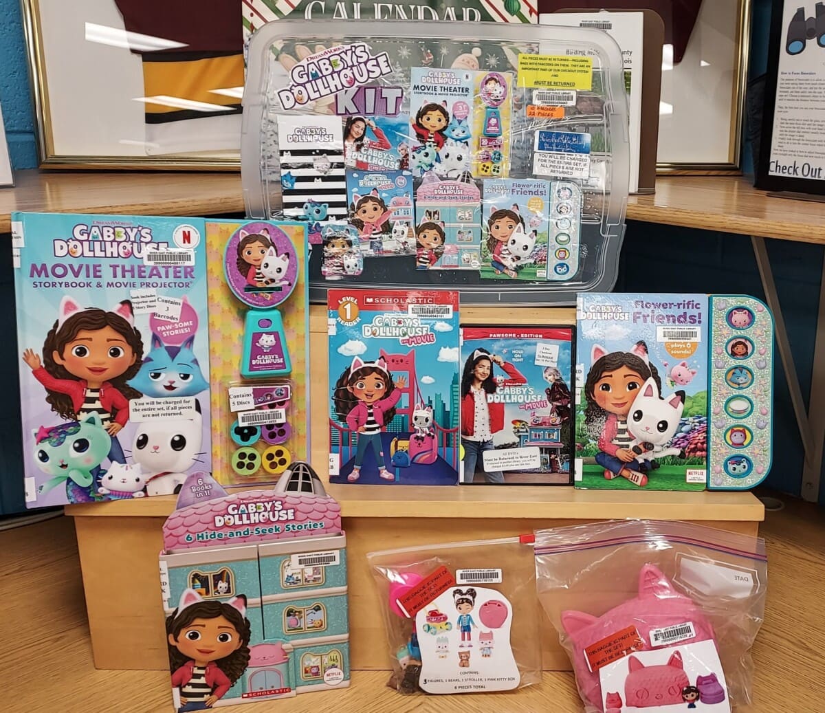 gabby's dollhouse kit picture